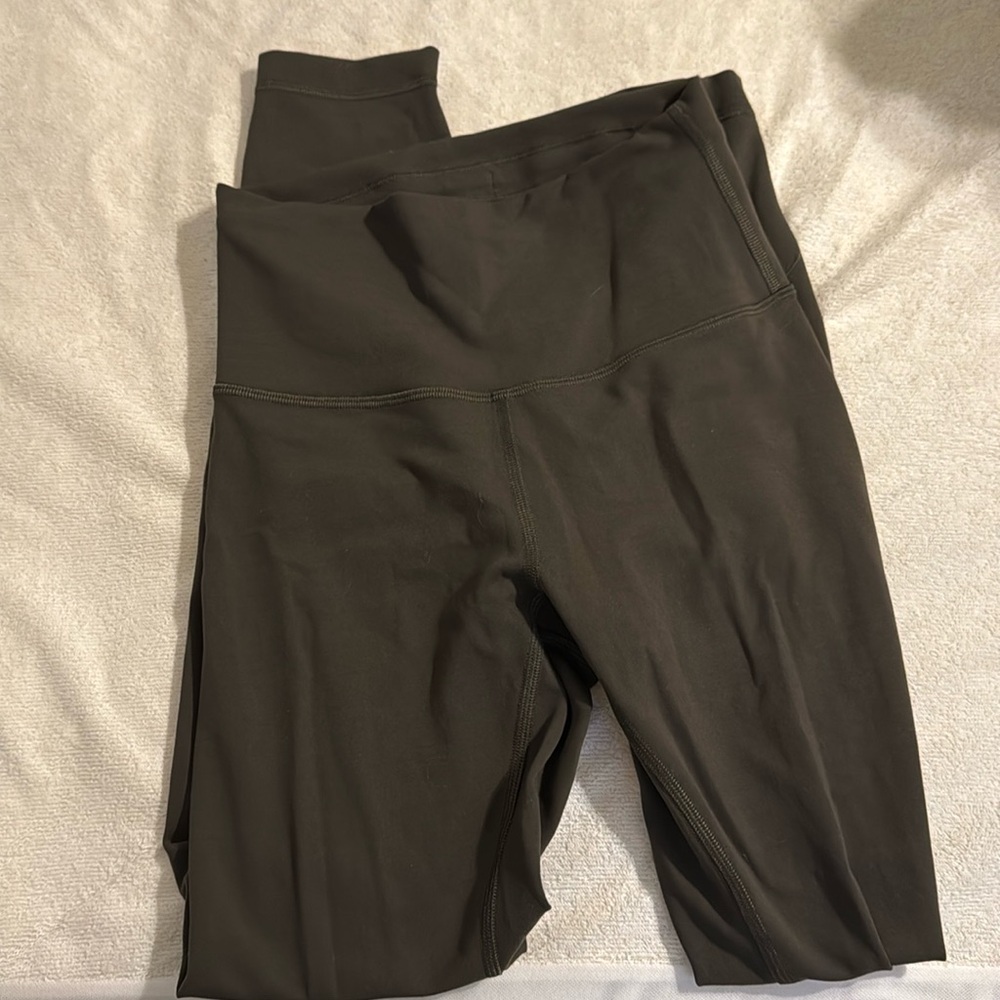 Lululemon wunder train high rise tight. 25” size 4